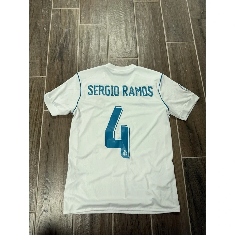 Adidas Men's Real Madrid 2017-18 Sergio Ramos #4 Home Soccer Jersey Sz Small
